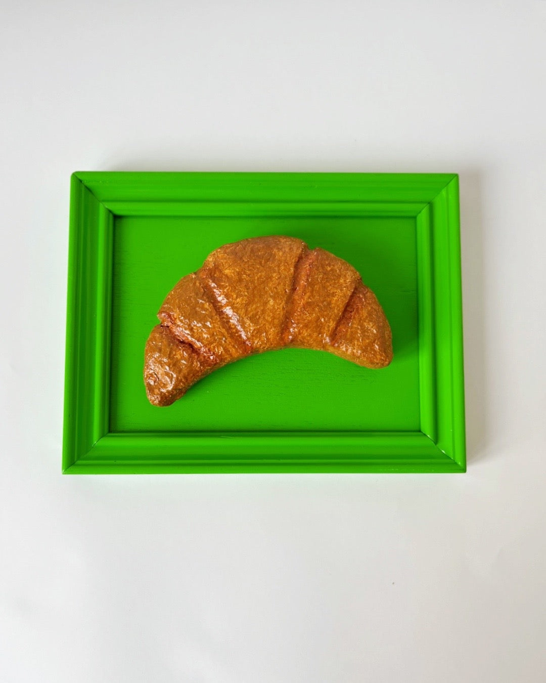 Lifesized croissants green frame