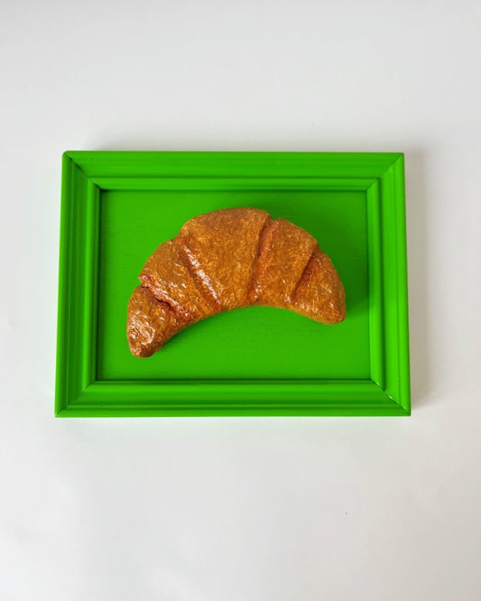 Lifesized croissants green frame
