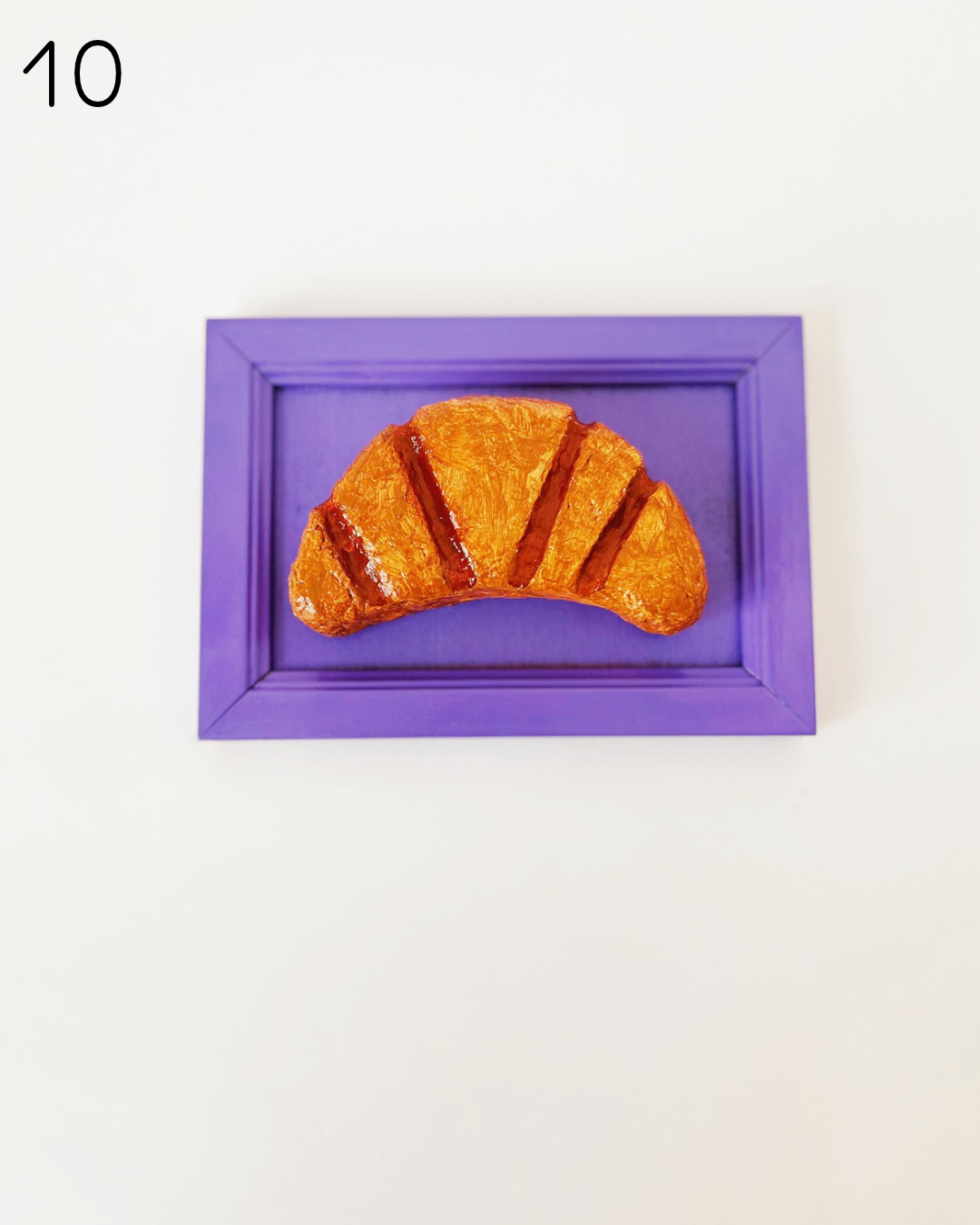 Lifesized croissants violet frame